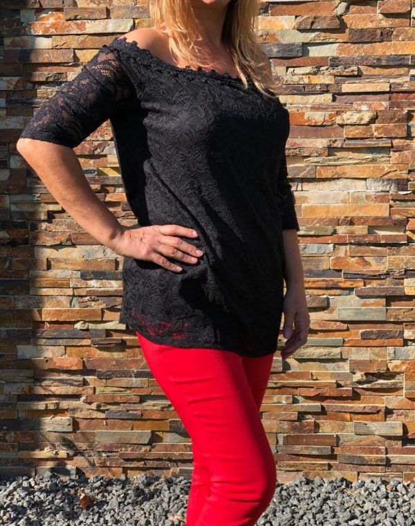 Blusa encaje negra